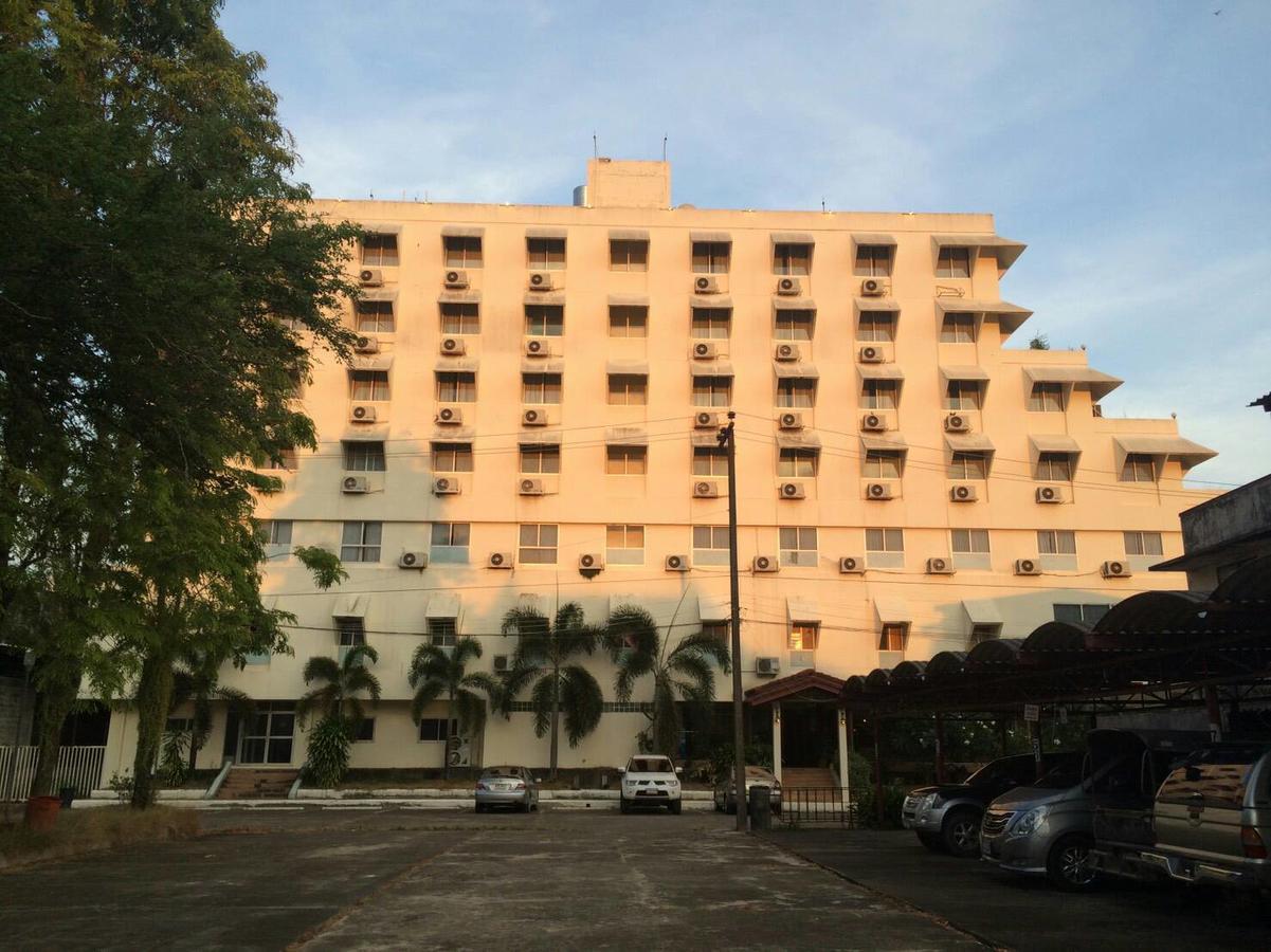 צ'ומפון Paradorn Inn מראה חיצוני תמונה