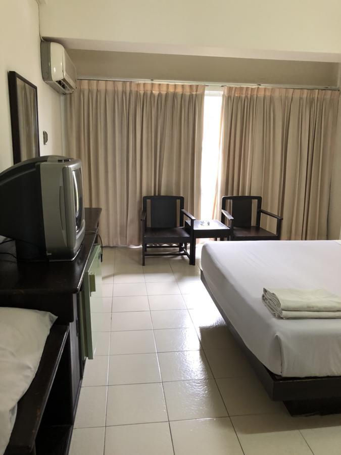 צ'ומפון Paradorn Inn מראה חיצוני תמונה