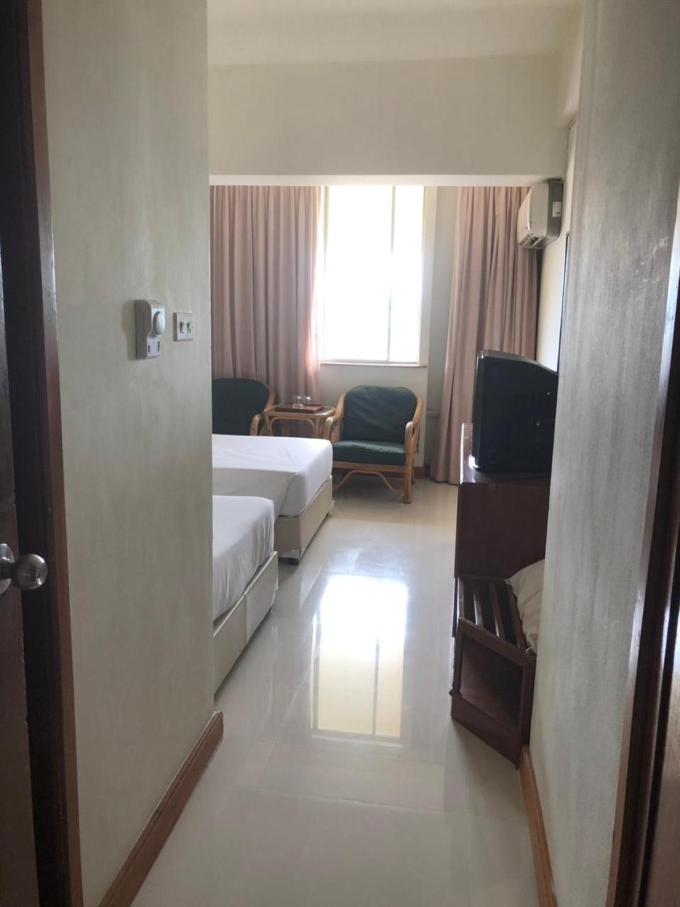 צ'ומפון Paradorn Inn מראה חיצוני תמונה