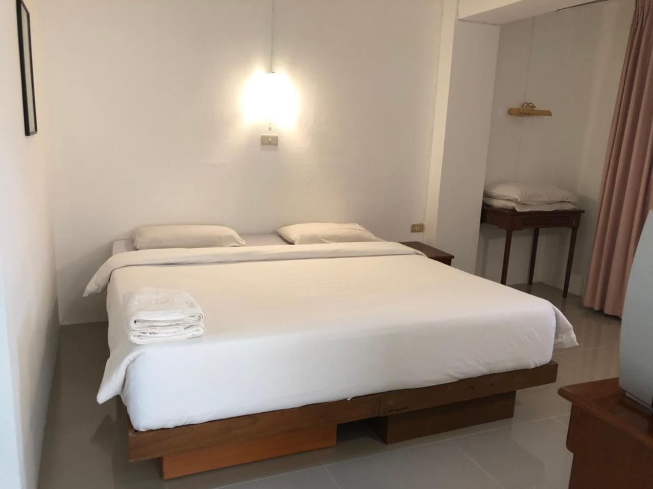צ'ומפון Paradorn Inn מראה חיצוני תמונה